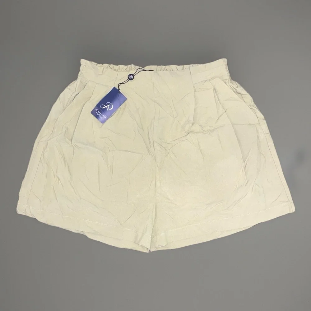 Adrianna Papell Ruffled Lemongrass Color Womans Shorts NWT - Size Medium